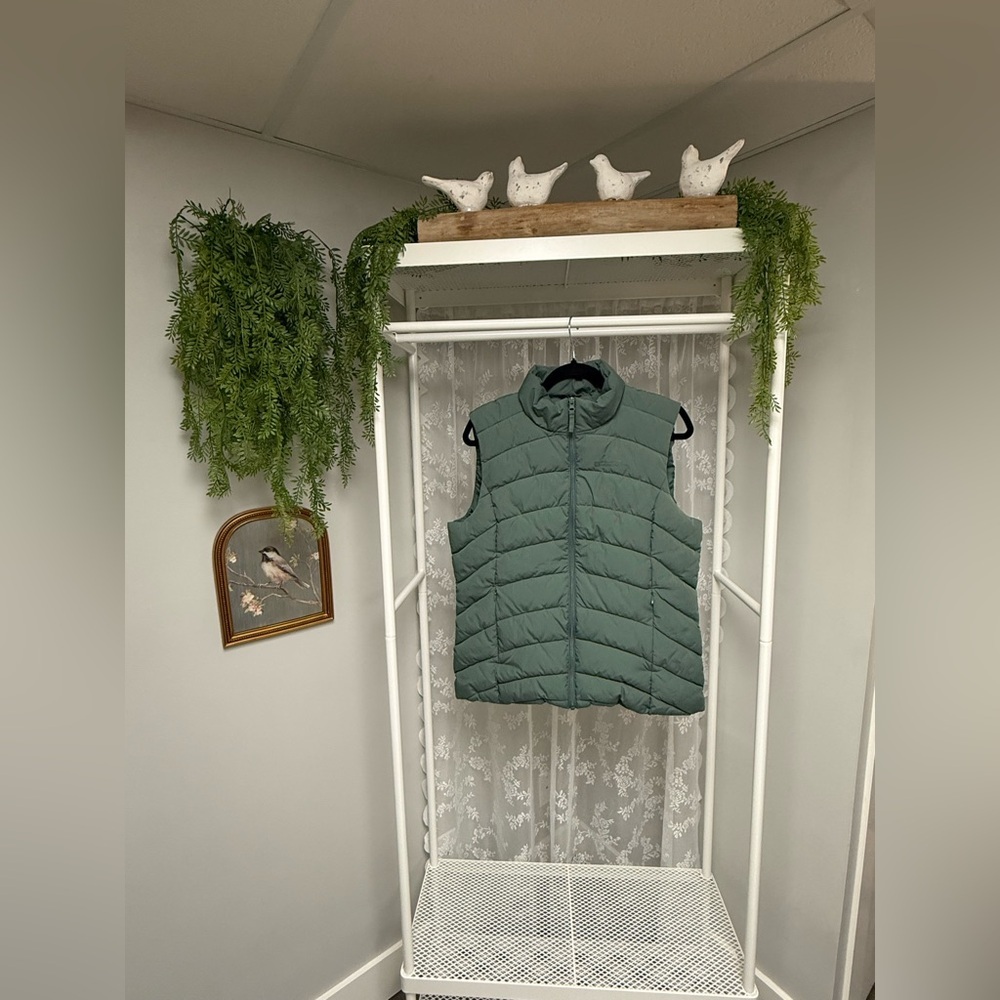 Mountain Warehouse Opal Women's Sage Green Insulated Vest - Size 10